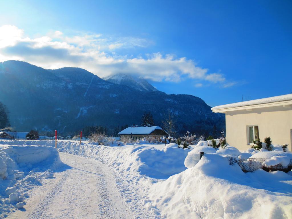 Flores, Ferienhaus Oder Doppelzimmer, Im Gruenen, 5 Gehminuten Ins Zentrum, Parkplatz, Zero Emissions Bad Ischl Buitenkant foto